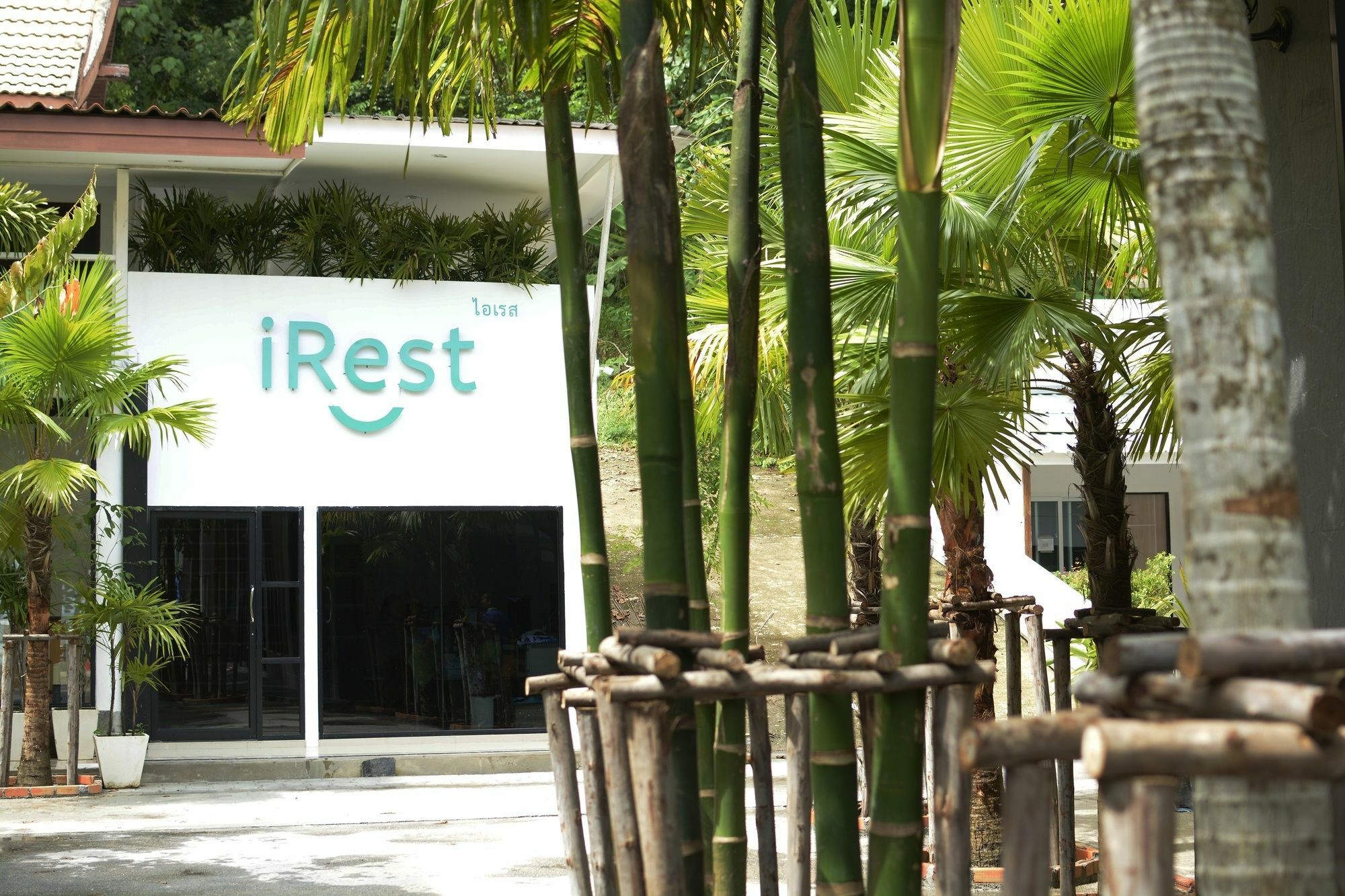 הוסטל Irest Ao Nang Seafront מראה חיצוני תמונה