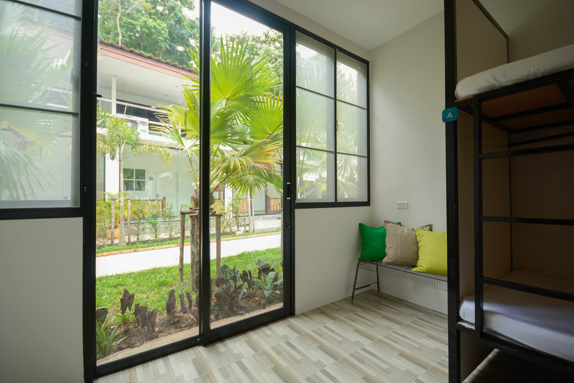 הוסטל Irest Ao Nang Seafront מראה חיצוני תמונה